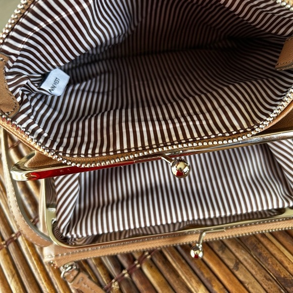 Stylish Tan and Cream Crossbody Bag Nine West - Picture 7 of 14